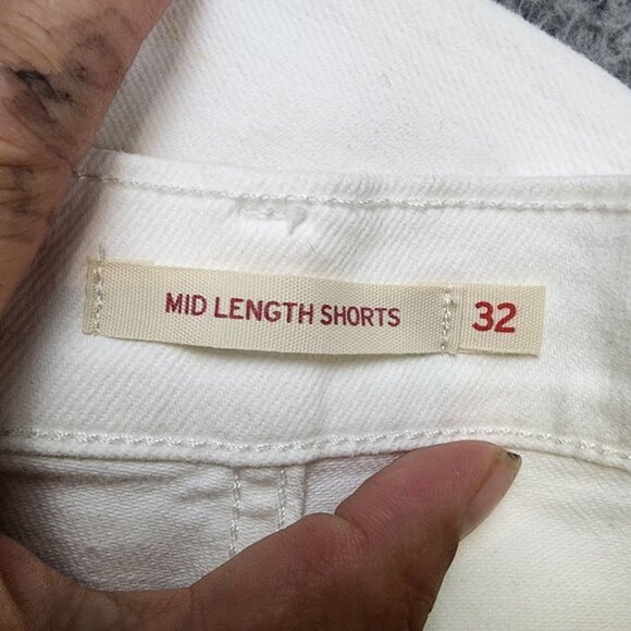 Levi's Shorts Womens 32 White Stretch Mid Rise Mid Length Denim Jean - Picture 7 of 11
